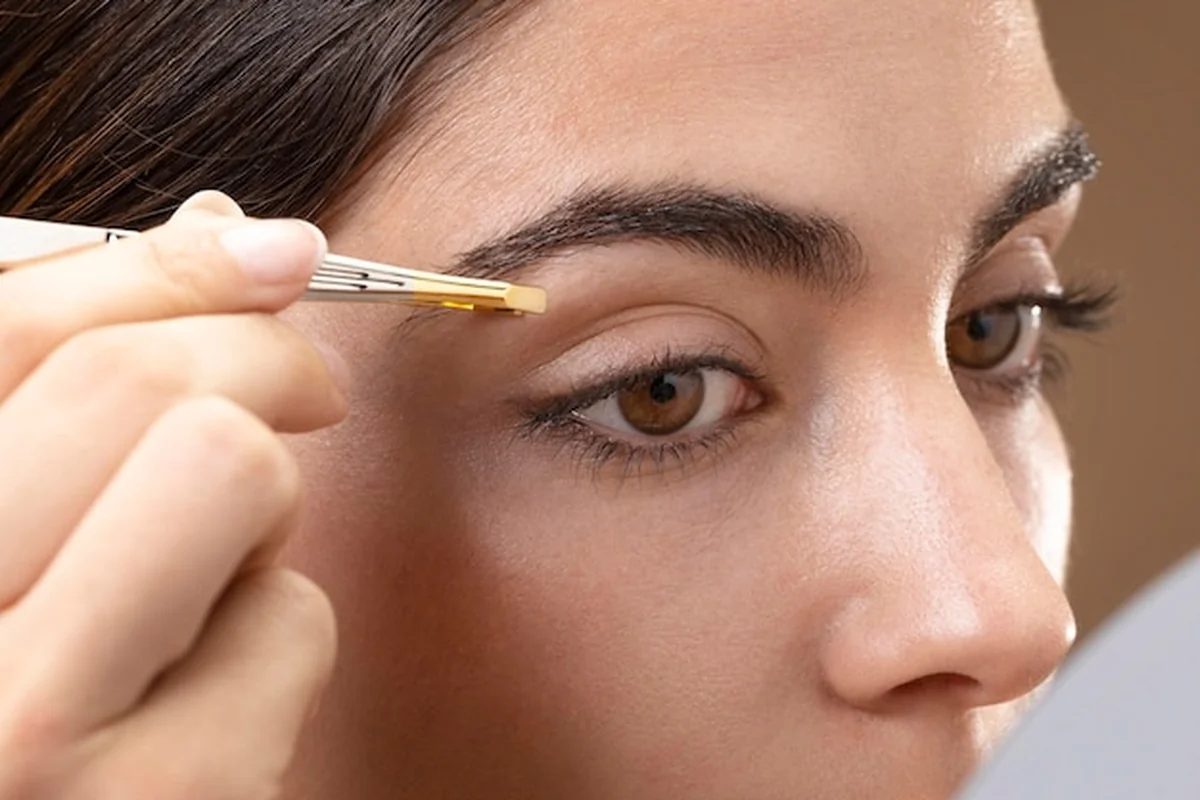 Ile kosztuje laminacja brwi? Efekty zabiegu